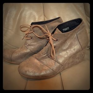 TOMS wedges size 10